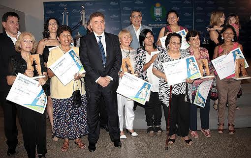 Amaya con las mujeres elegidas