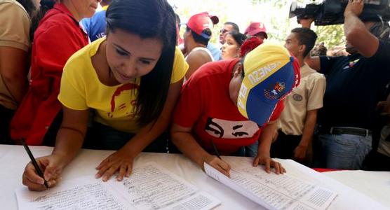 Continúa la firma de la petición para Obama