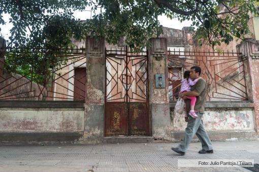 El frente de la pensión donde rescataron a la joven