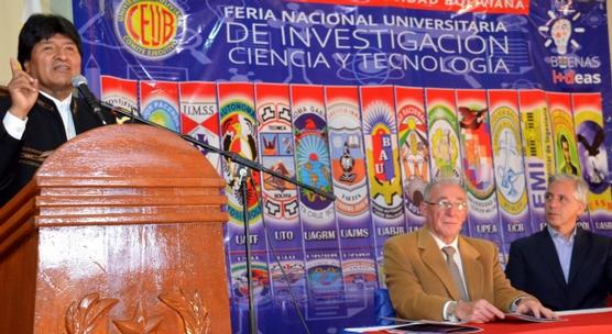 Evo en la inauguración de la primera Feria Nacional de Ciencia y Tecnología del Sistema Universitario