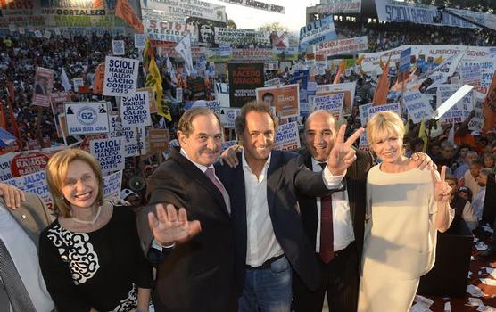 Masivo acto en el Hipódromo