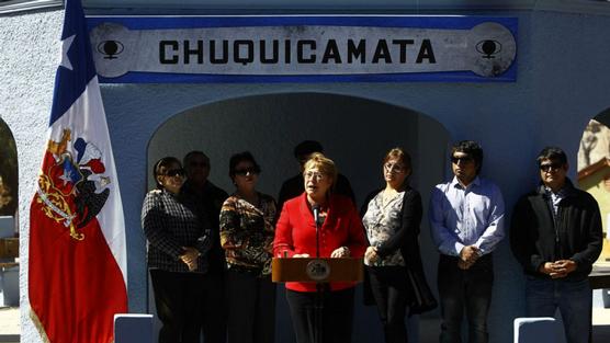 Bqchelet presidió los festejos del centenario chuquicamaiteño