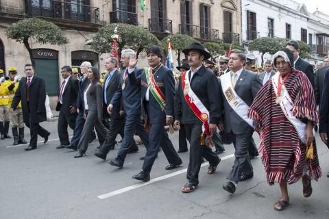 Morales junto a las autoridades en Sucre, ayer