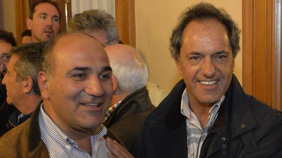 Manzur y Scioli en la madrugada