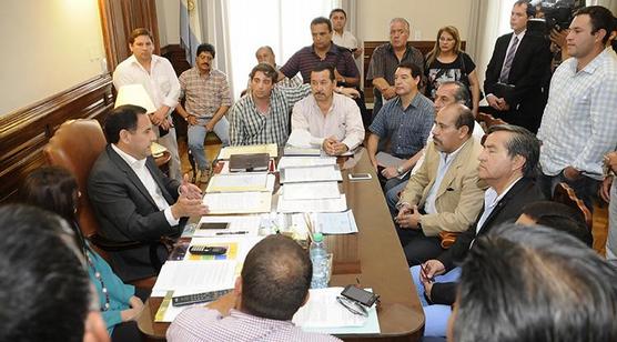 Amado y Garvich, durante el encuentro con los gremios estatales