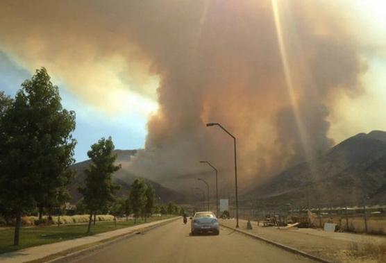 Los incendios en la región central de Chile amenazan zonas pobladas. 