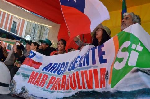 Los representantes participaron de una camina por La Paz, ayer