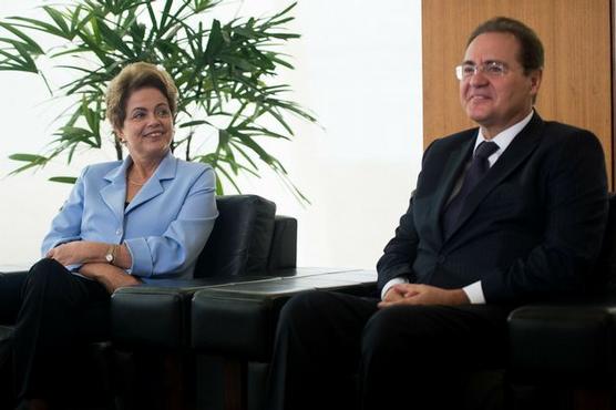 Dilma Rousseff y el senador  Renán Calheiros., ayer en Brasilia