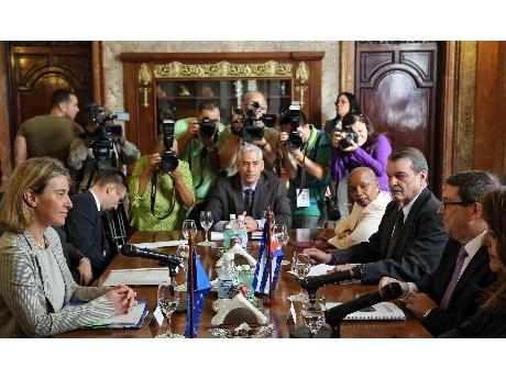  Federica Mogherini, UE y el canciller cubano, Bruno Rodriguez, ayer en La Habana