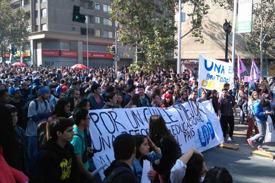 Estudiantes en la primera marcha del año