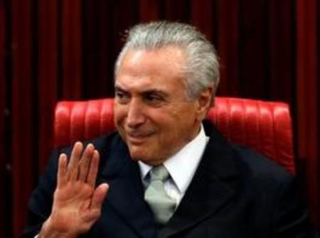 Temer con ajustes en Brasil