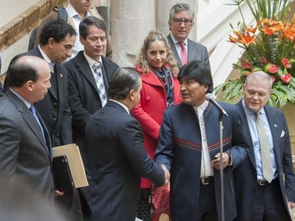 Morales con los empresarios, ayer en el palacio presidencial de La Paz