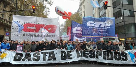 La CTA llenó plaza de Mayo