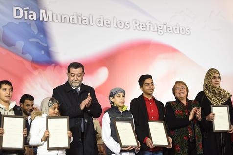 Chile entrega nacionalidad a 45 hijos de refugiados palestinos.