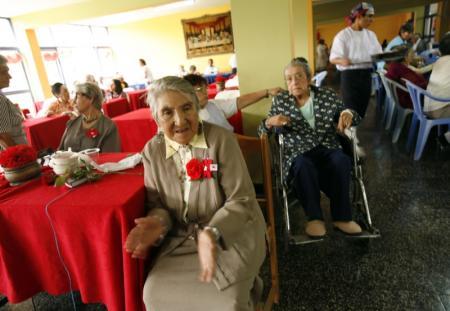 Todos terminan en un geriátrico estatal sin jubilación