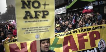 Una multitud se manifestó en contra de las AFP