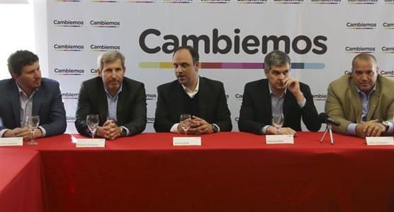 Frigerio, Corral y Barletta sonrien a la nueva Alianza