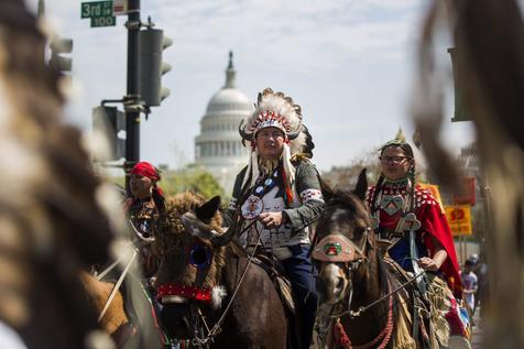 Originarios de Dakota del Sur, ayer en Washington