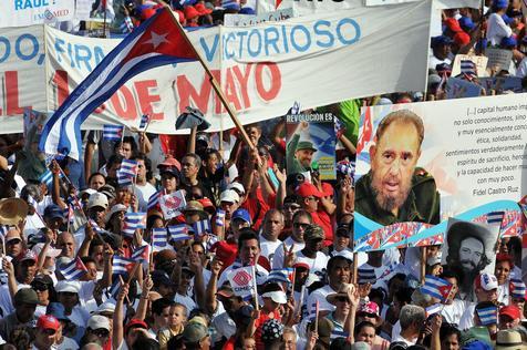 Carteles del Día del Trabajador en Cuba