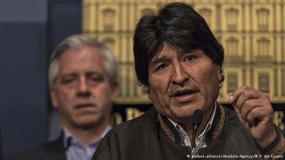 Morales y García Linera, durante el anuncio de ayer en La Paz