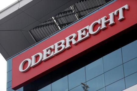 Un letrero del conglomerado de la construcción Odebrecht 