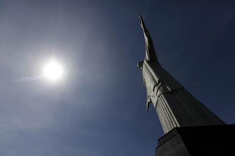 Una colecta para que el Cristo Redentor no se deteriore