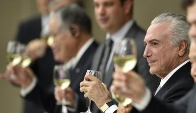 Podría ser el último brindis del corrupto