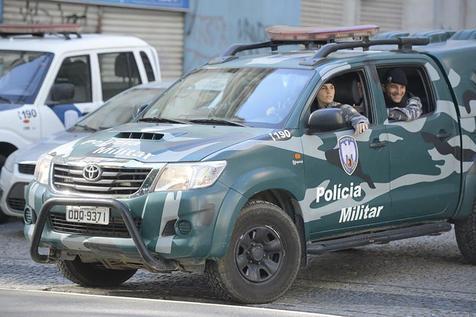 Los policías que ponen en riesgo al Carnaval