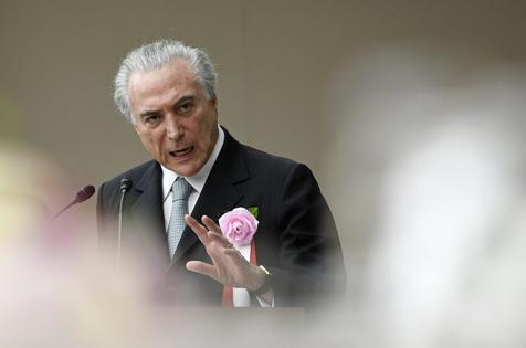 Temer en medio de la neblina