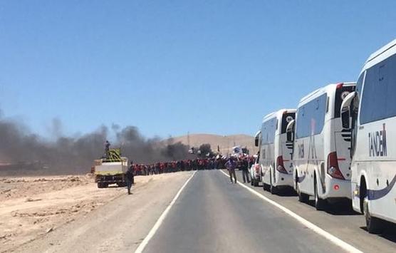 Bloqueo de rutas frente a la minera