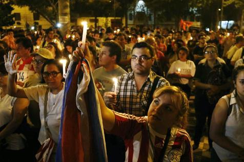 Marcha opositora en Asunción anoche