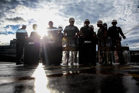 Policías durante la última huelga