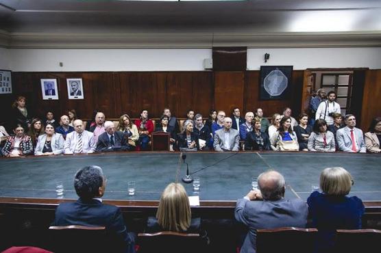 Acto en sala de  Consejo