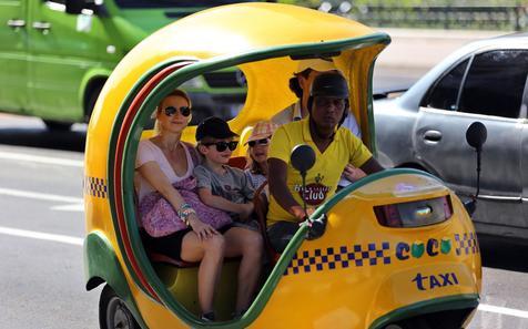 Cocotaxi recorre La Habana