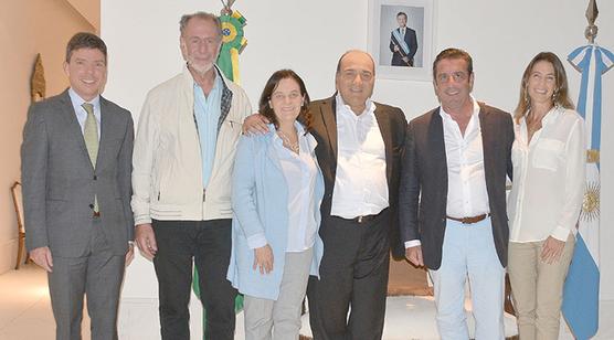 Manzur junto al embajador