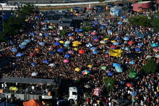 Manifestantes  reclaman elecciones directas,