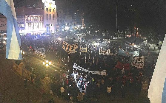 Marcha en Plaza Independencia