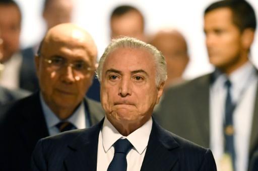 Temer se defiende como gato 