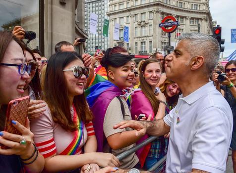 El alcalde de Londres, Sadig Khan, participó del desfile