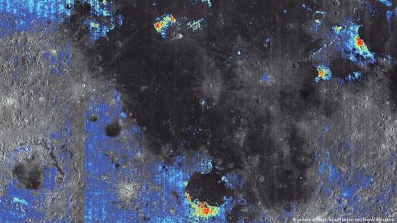 Presencia de cristales de agua en la Luna.