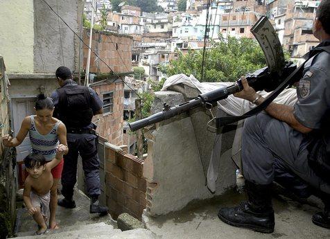 Con la policía no alcanza, esa fuerza se ve superada por el narcotráfico