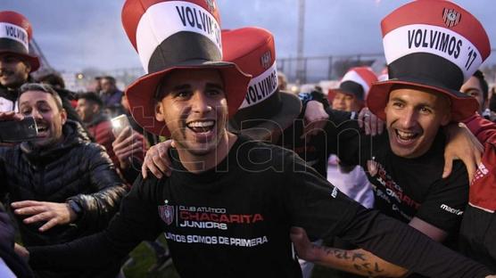 Chacarita ascendió