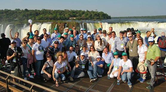 Turistas en cataratas