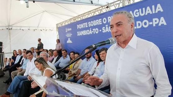 Temer se reúne con aliados cercado por denuncias  de corrupción