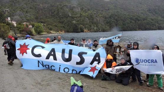 Los militantes en Lago Escondido