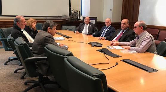 Manzur con directivos de Medicina de Nueva York