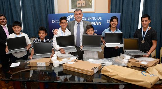 Jaldo entregó netbooks