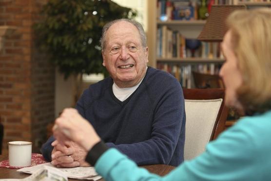 La universidad estudia el cerebro de Bill Gurolnick  en su hogar en Northbrook, Illinois, EE.UU