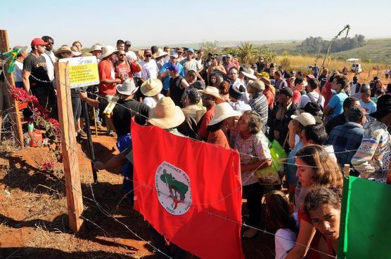 Los Sin Tierra se toman una estancia de Temer