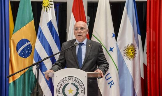 Eladio Loizaga en conferencia de prensa ayer